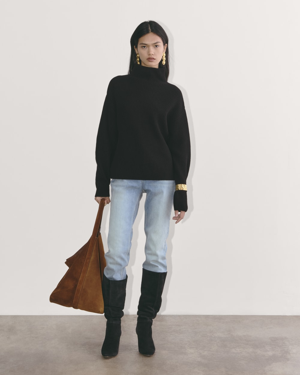The Fisherman Turtleneck in Wool Cashmere in Black — detail view