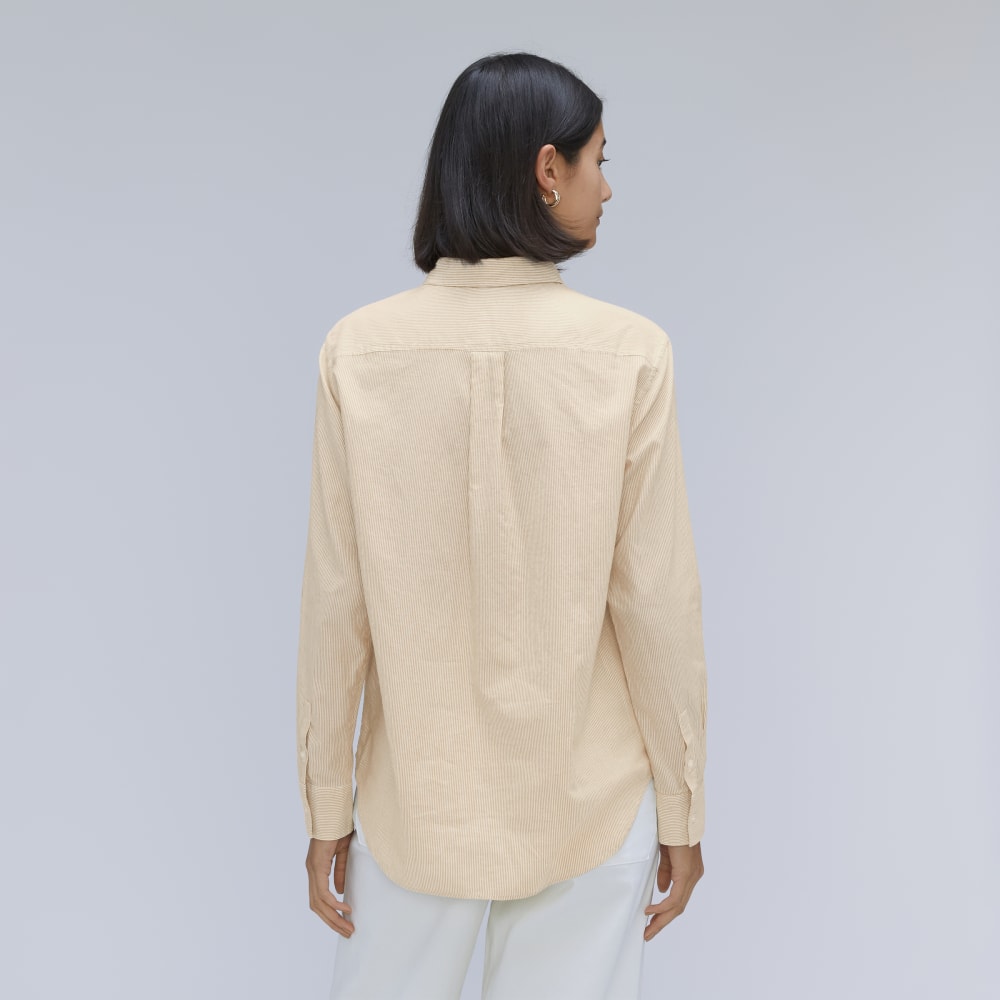 The Must-Have Shirt in Silky Cotton in Golden Palm / White — detail view