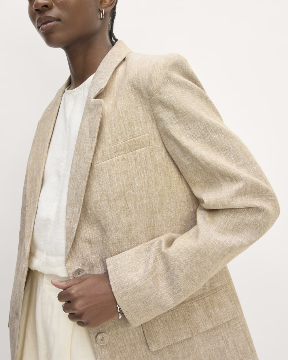The Oversized Blazer in Linen in Cornstalk Chambray — front view