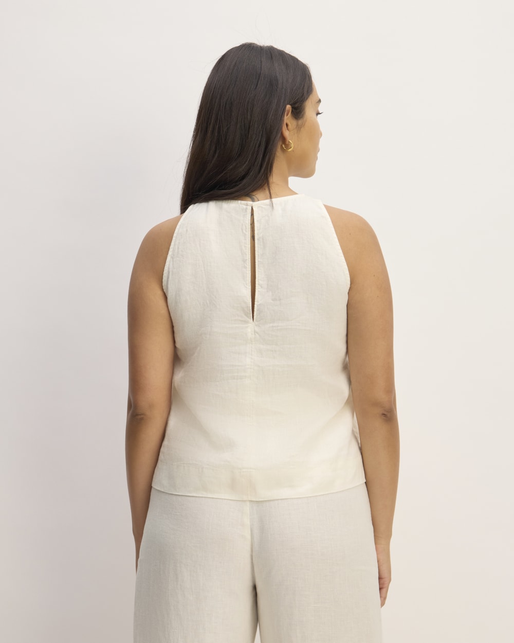 The Linen High-Neck Tank in Bone — detail view