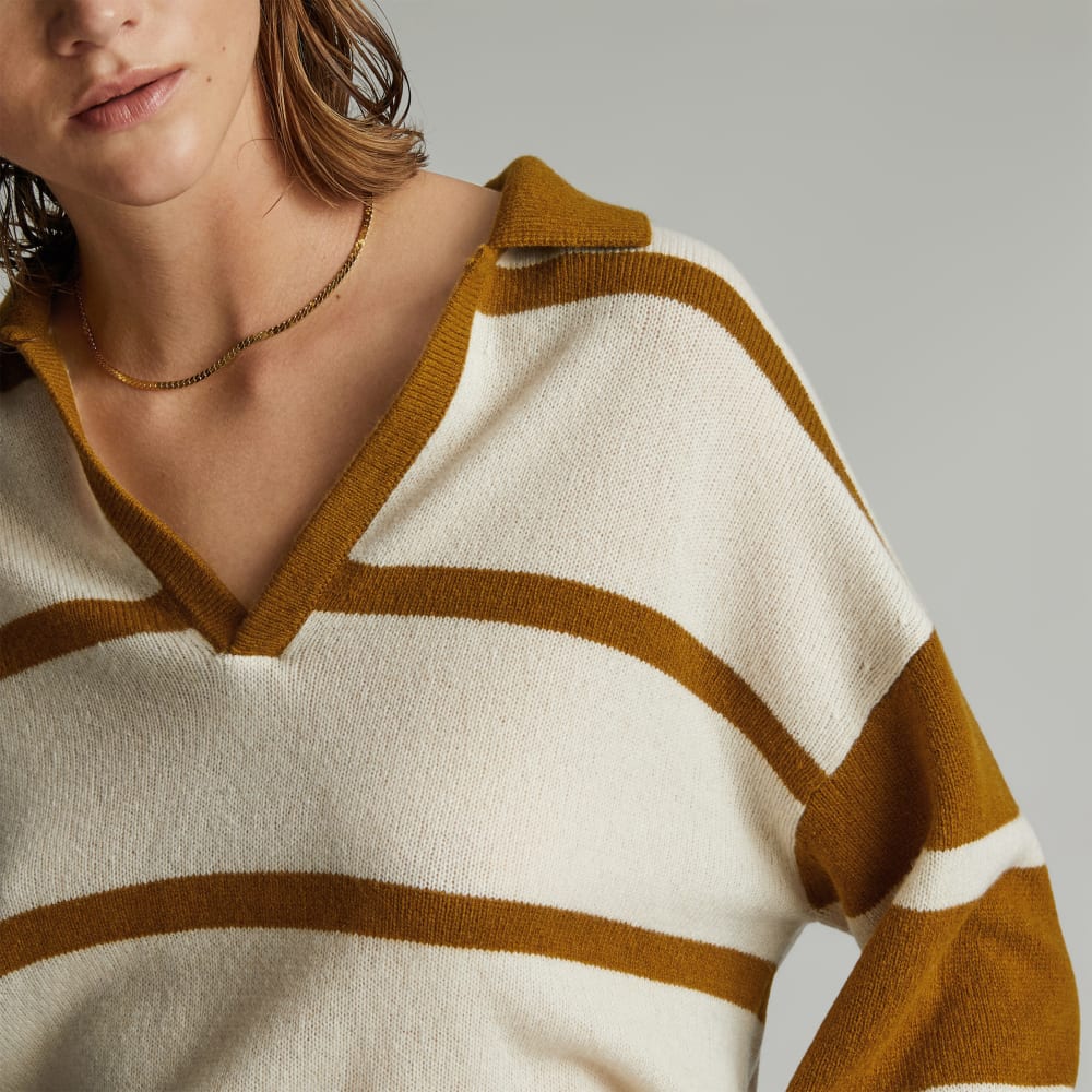 The Cashmere Polo in Bone / Tapenade — detail view