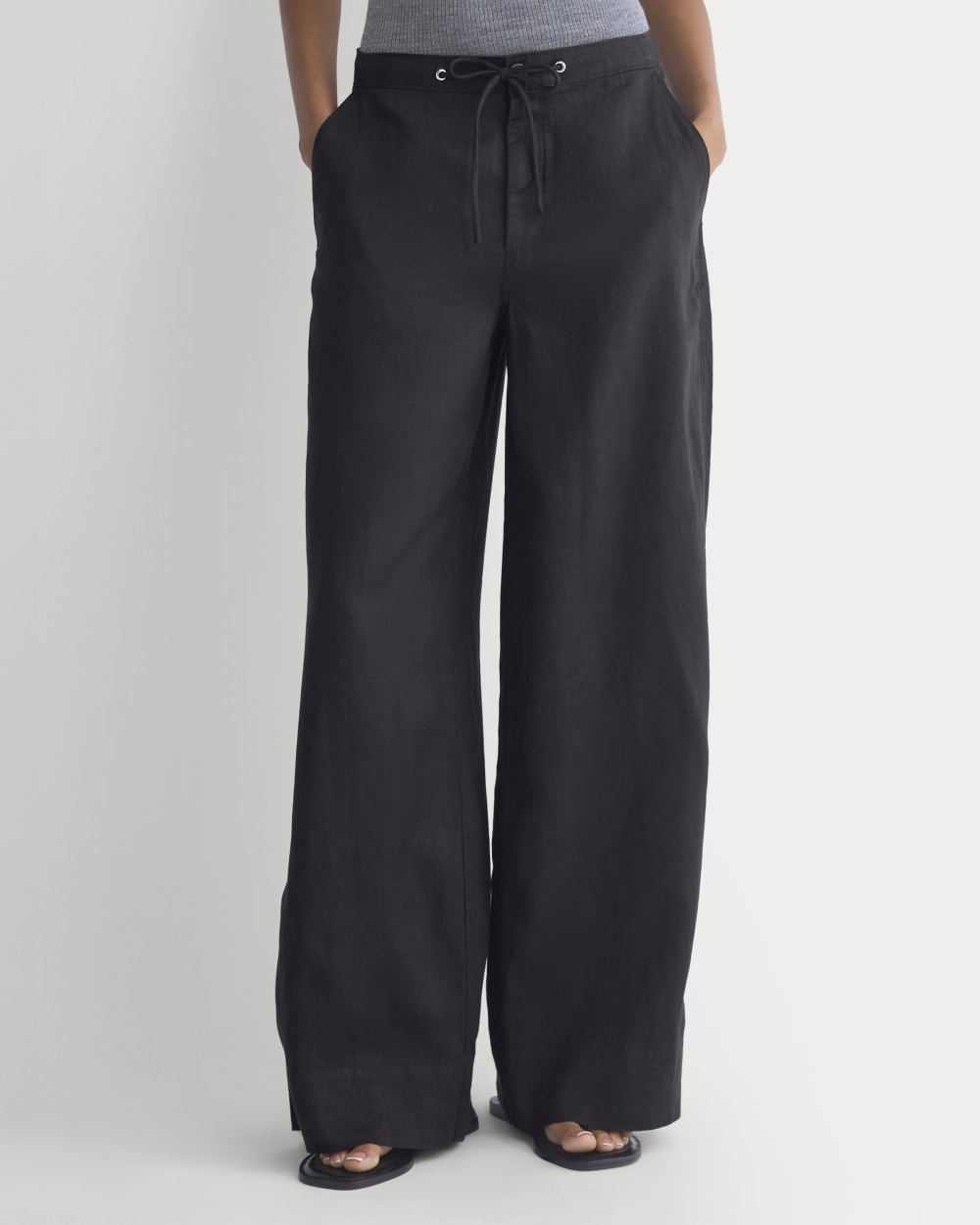 Wide-Leg Drawstring Pant in Linen in Black — detail view