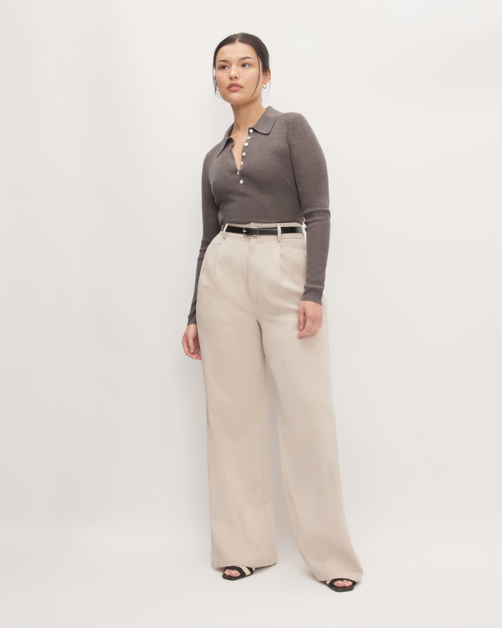 The Polo in Ultrasoft Merino in Heather Cocoa — detail view