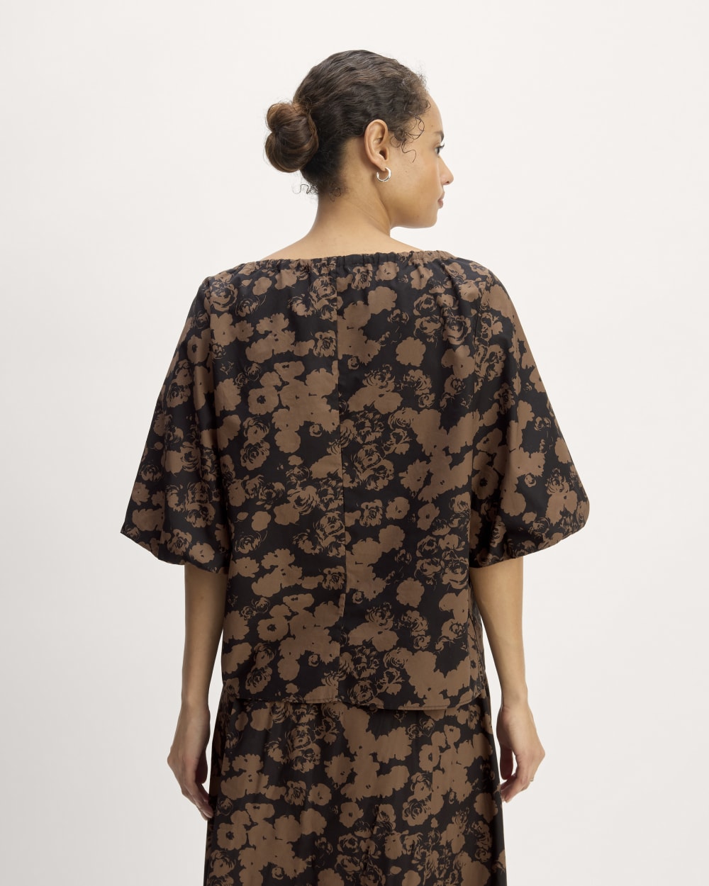 The Supima® Puff-Sleeve Top in Black / Cocoa Floral — detail view