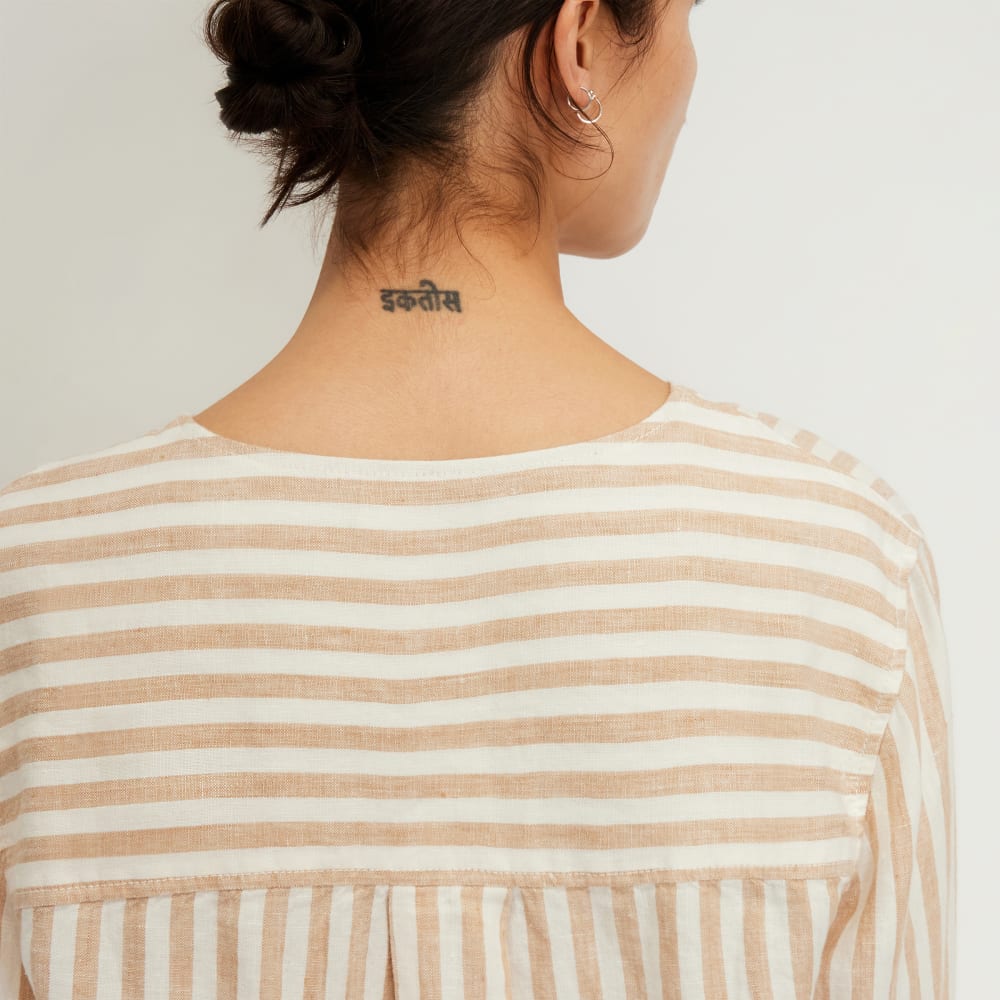 The Linen Popover Shirt in Bone / Caramel — detail view