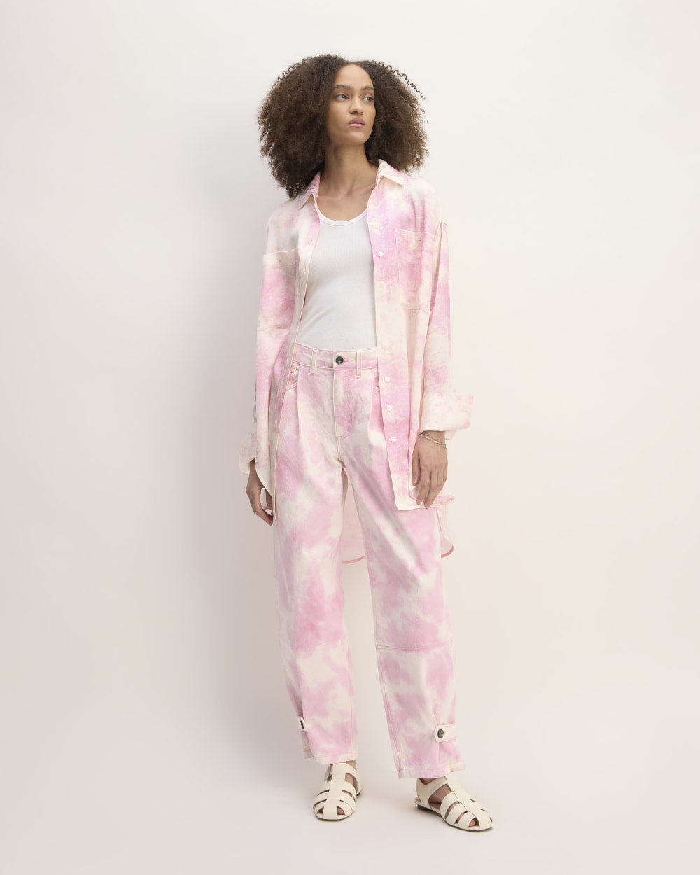 The Everlane x Marques' Almeida Canvas Oversized Barrel Pant in Pink Tie-Dye — detail view