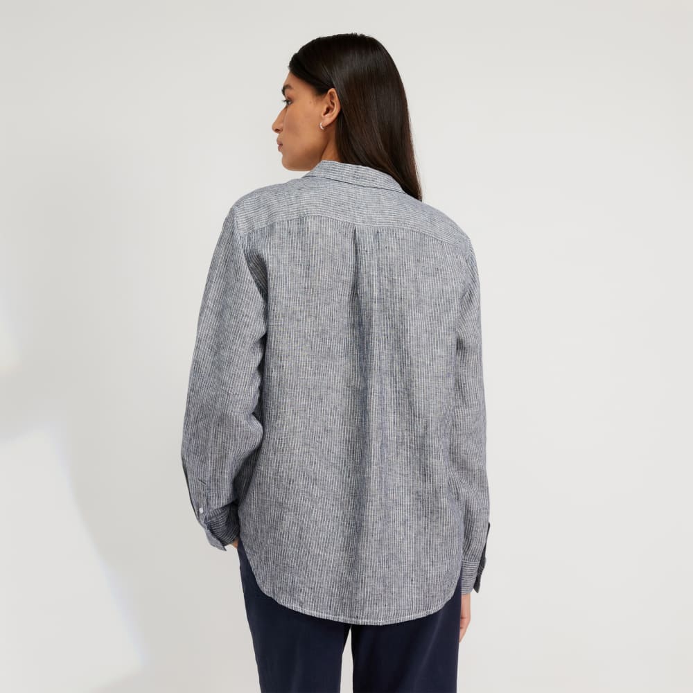 The Must-Have Shirt in Linen in Canvas Tan / Navy — detail view