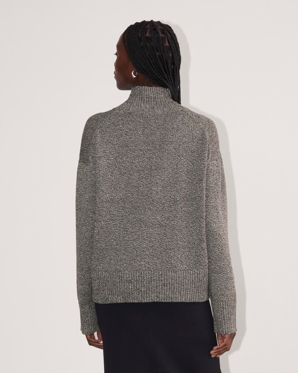 The Boxy Turtleneck in Everyday Cotton in Canvas / Black Twist — detail view