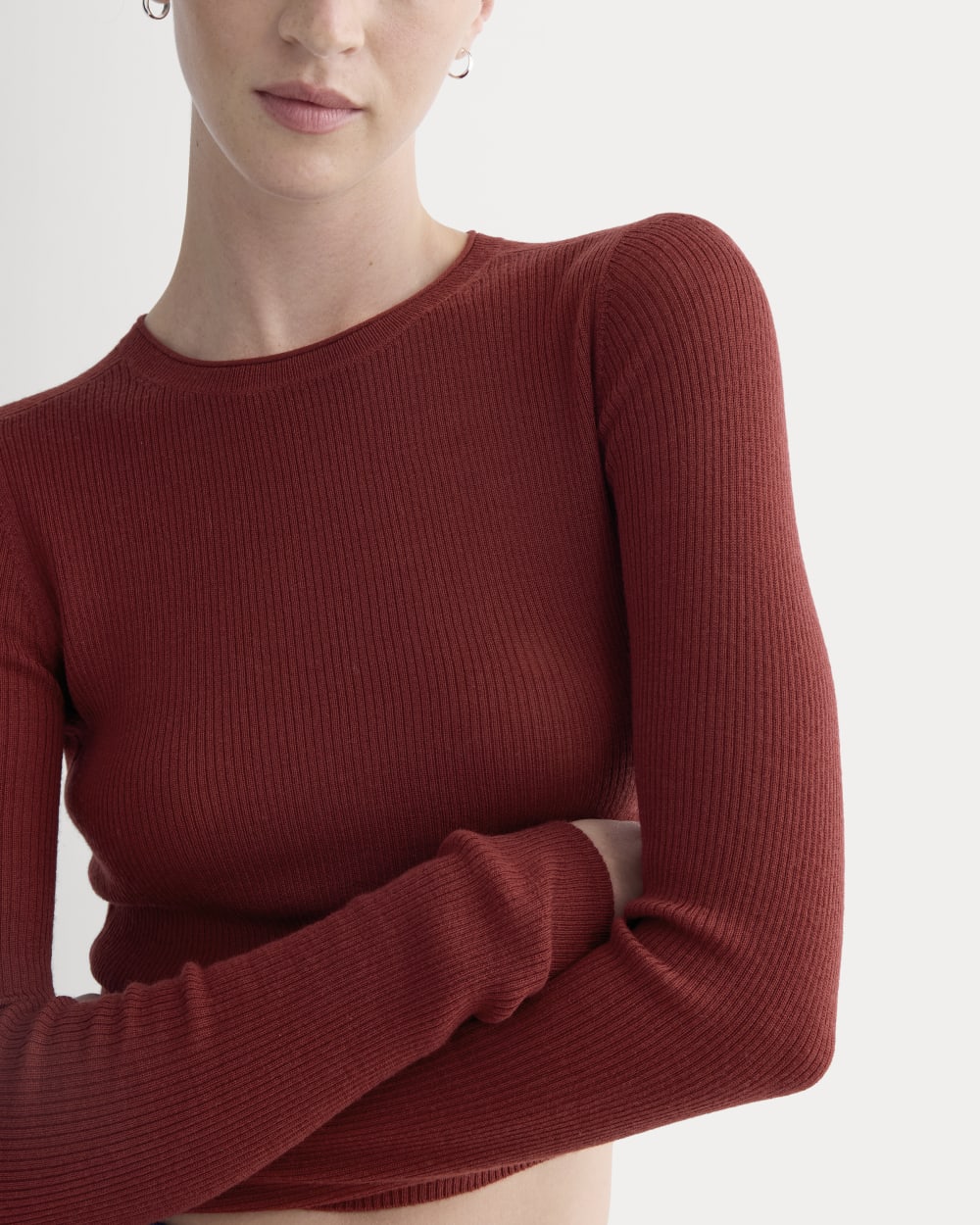 The Cropped Crew Top in Ultrafine Merino in Merlot — detail view