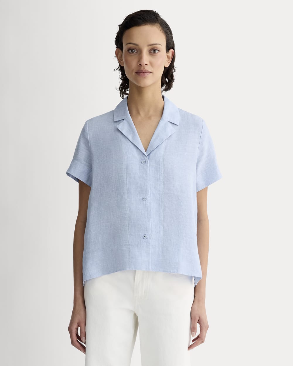 The Notch Shirt in Linen in Light Blue — front view