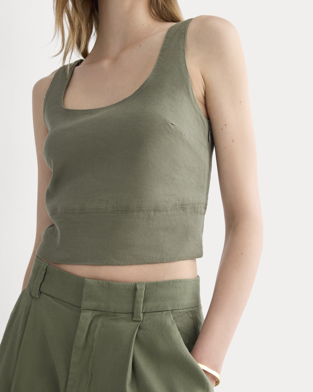 The Square Tank in Stretch Linen in Lichen Green — detail view