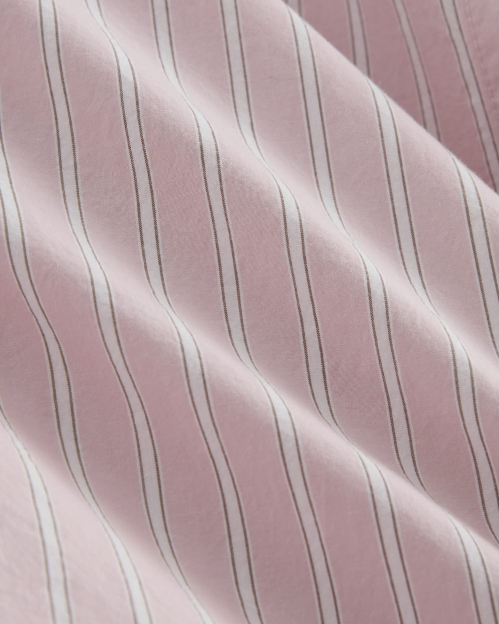 The Boyfriend Shirt in Ultrasoft Cotton in Pink / White — detail view