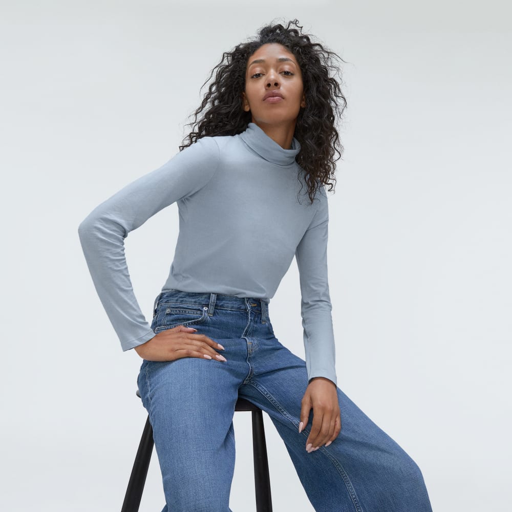 The Organic Cotton Turtleneck in Mist — detail view