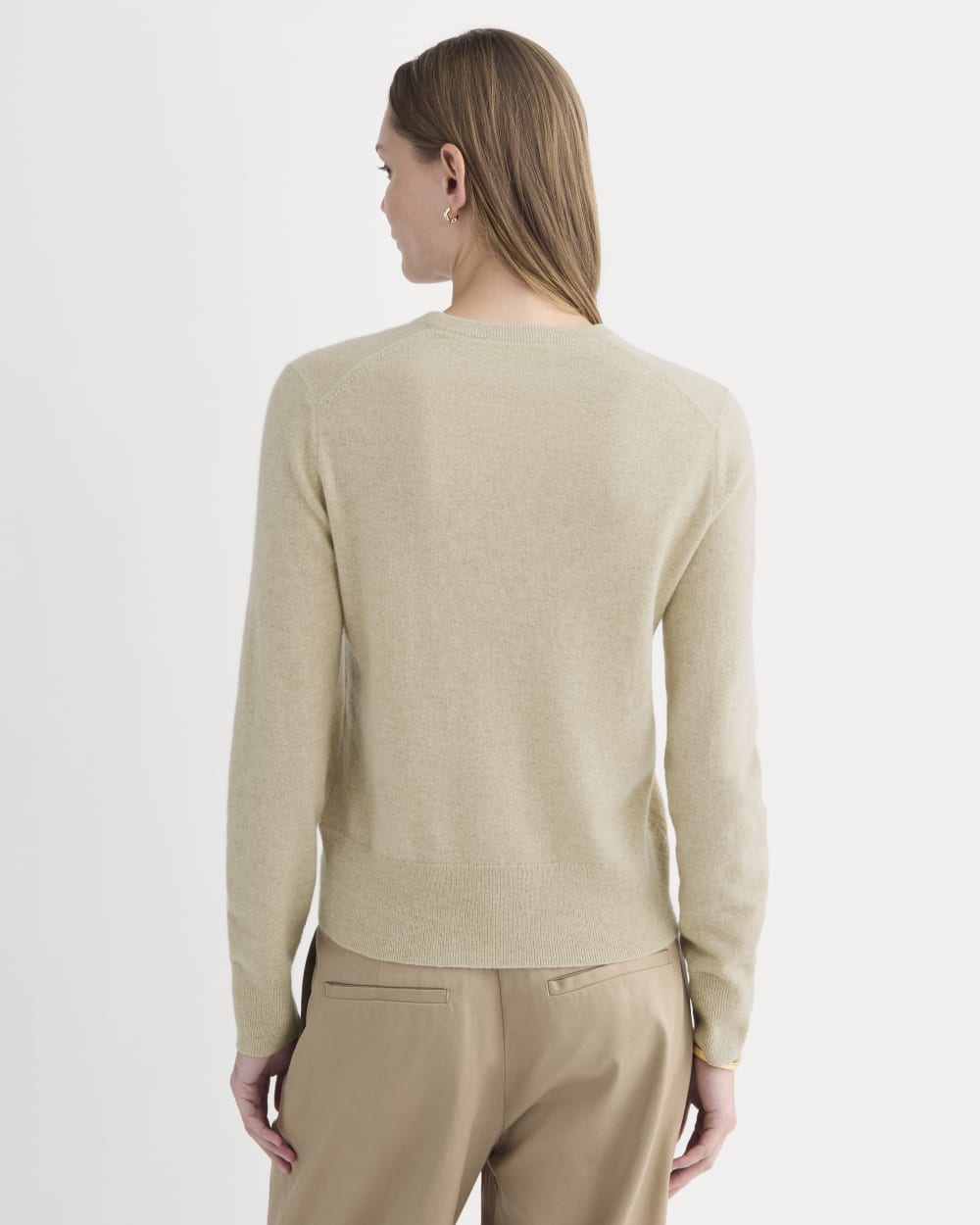 Cashmere Slim Crew Sweater in Heather Light Camel — detail view
