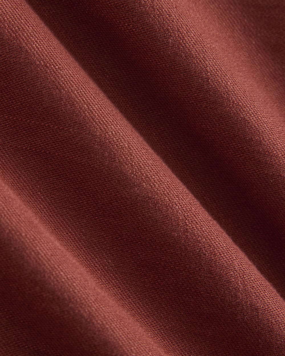 Square Tank in Stretch Linen in Henna Red — detail view
