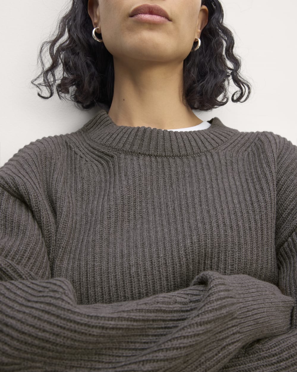 The Cocoon Crew in Everyday Cotton in Heathered Charcoal — detail view