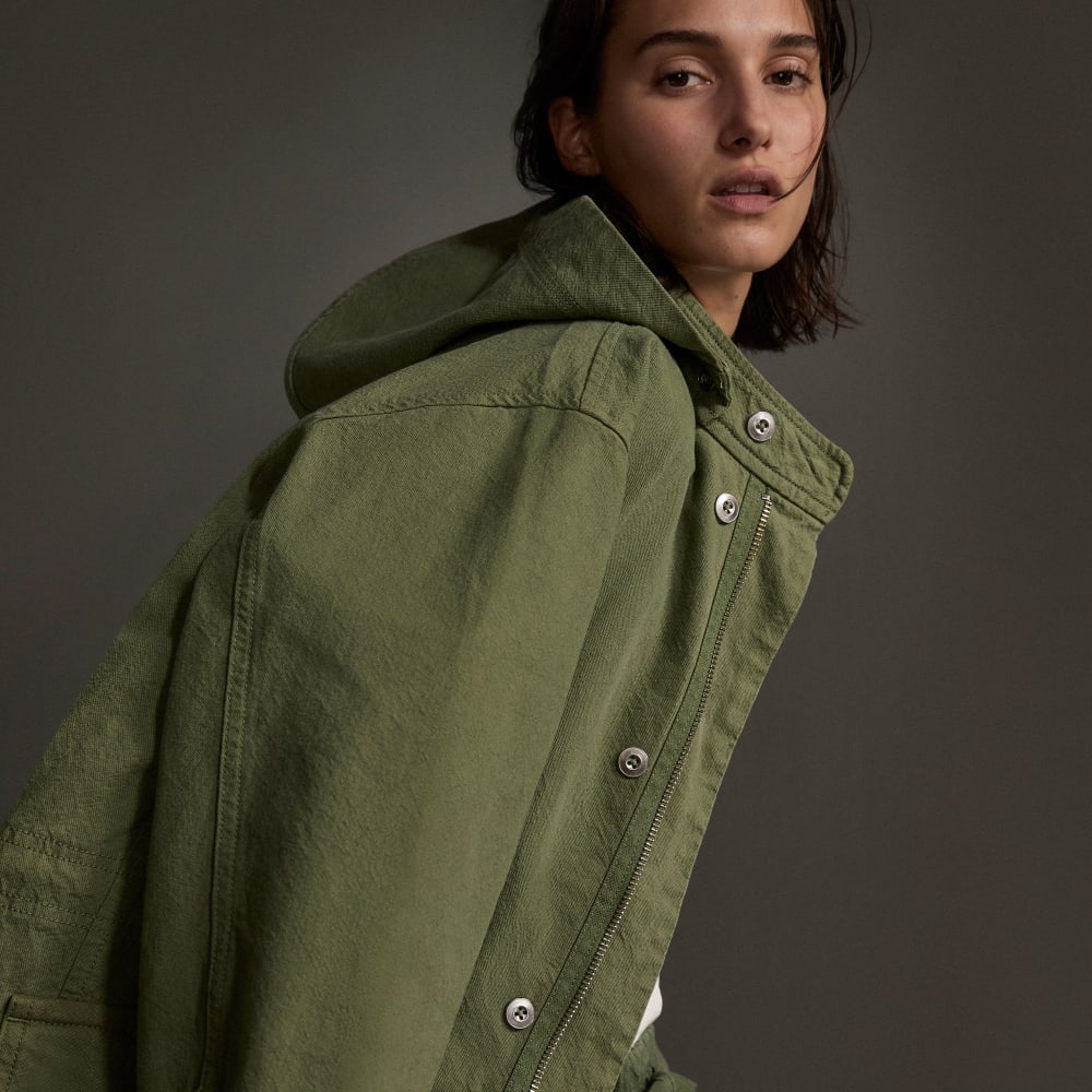 The Canvas Organic Cotton Parka in Forest Green — detail view