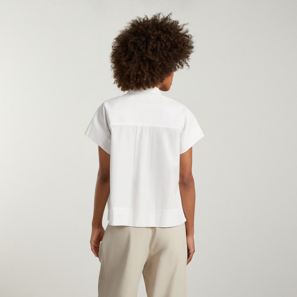 The Short-Sleeve Box Shirt in White — detail view