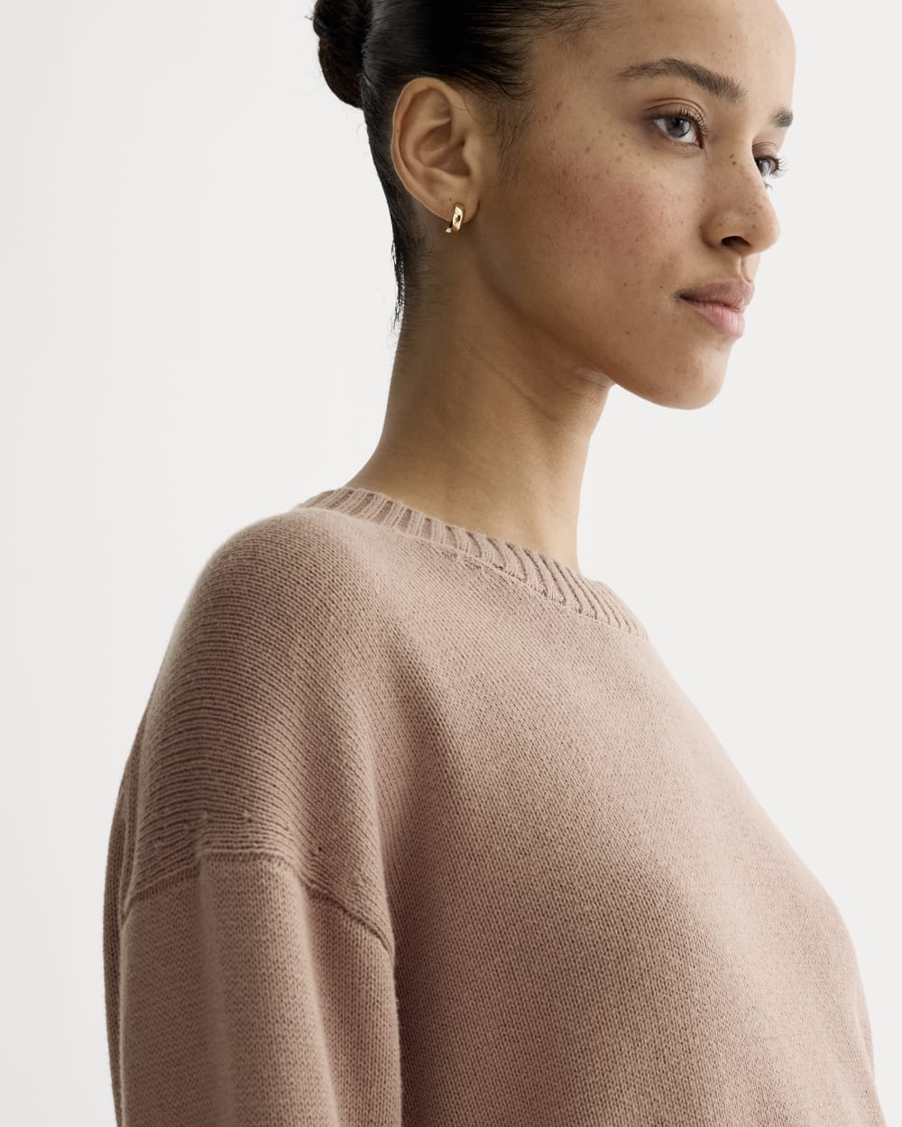 The Boxy Sweater in Everyday Cotton in Rose Dusk — detail view