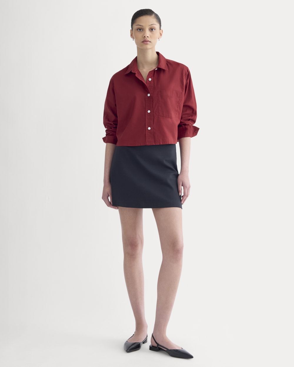 The Way-Short Shirt in Silky Cotton in Merlot — detail view