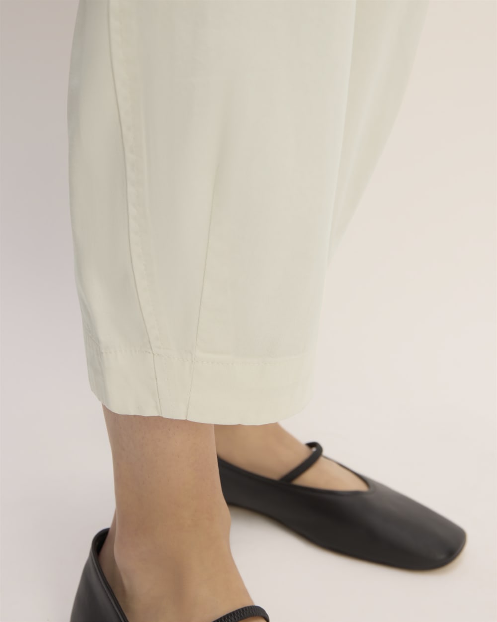 The Barrel Pant in Bone — detail view