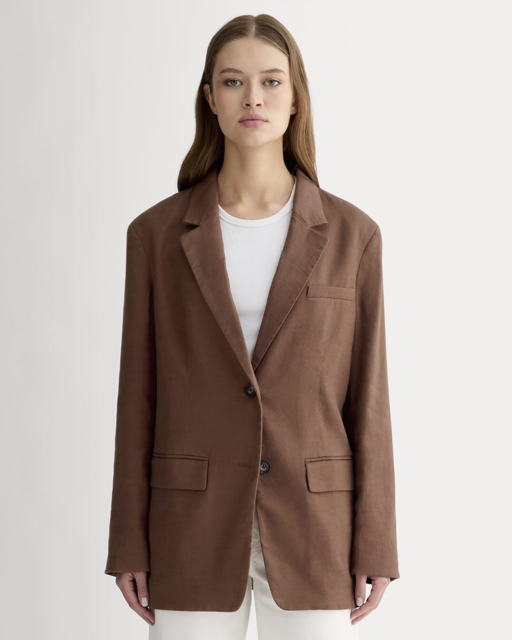 The Oversized Blazer in Stretch Linen in Cedarwood — front view