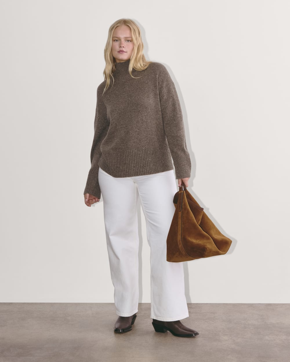 The Boxy Turtleneck in Cashmere in Taupe Brown Donegal — detail view