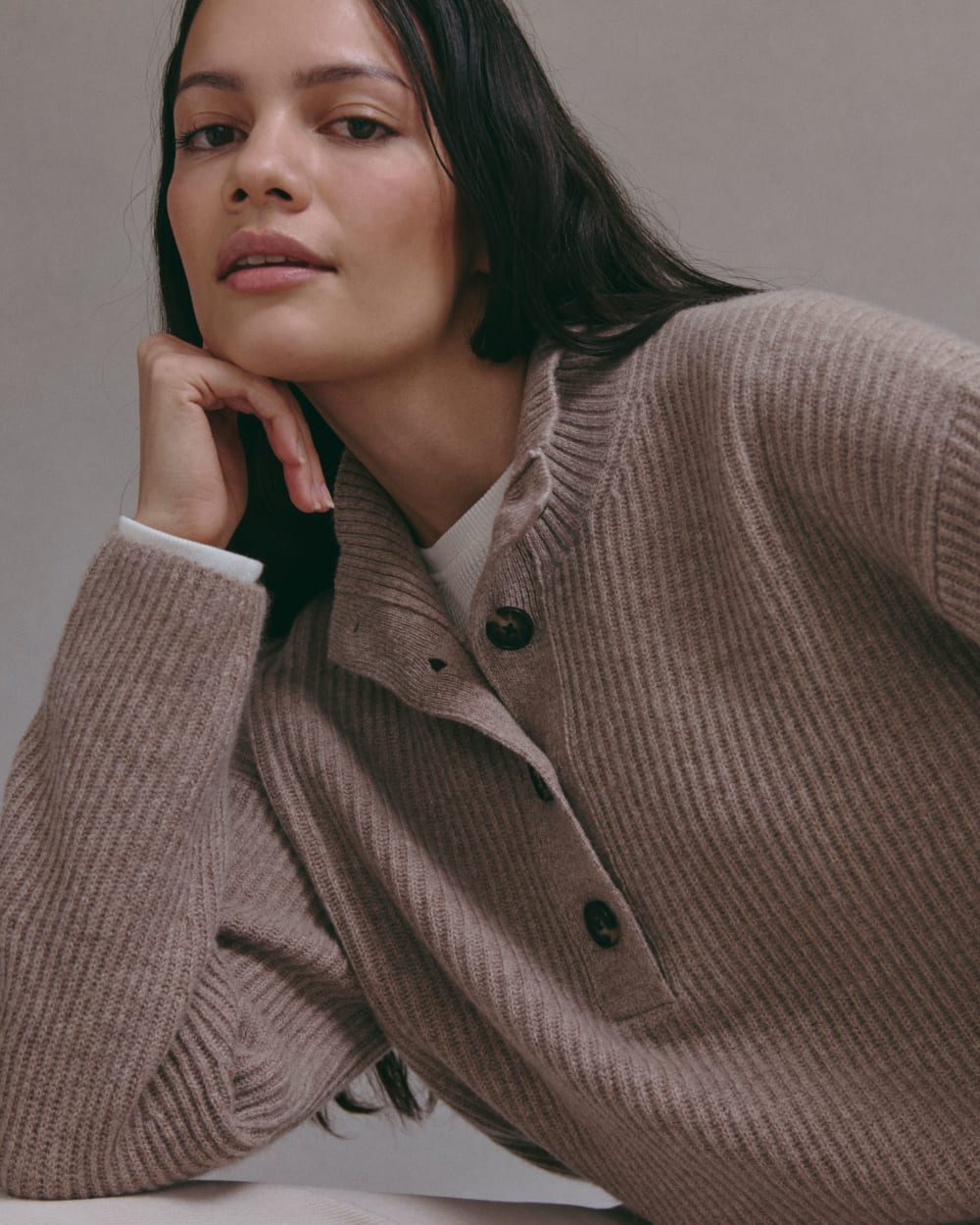 The Cocoon Henley in Wool Cashmere in Oatmeal — detail view