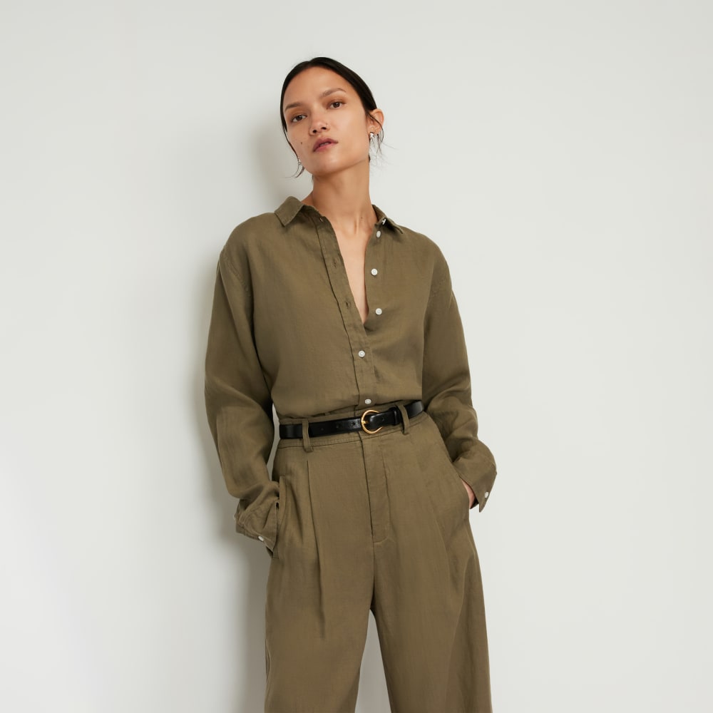 The Must-Have Shirt in Linen in Kalamata — front view