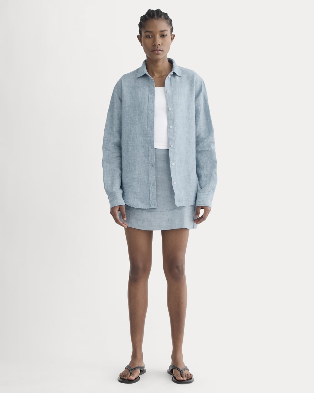 The Must-Have Shirt in Linen in Chambray — detail view