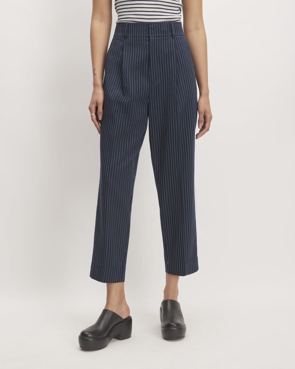 The Draper Tapered Pant in Buttersmooth in Navy / Bone — detail view