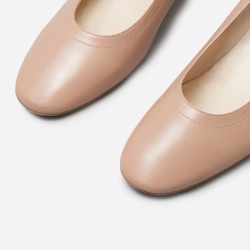 The Day Heel in Narrow Fit in Rose Tan — detail view