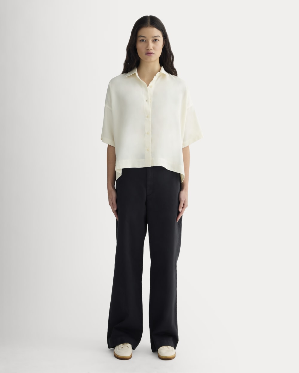 The Short-Sleeve Square Shirt in Butterlite in Bone — detail view