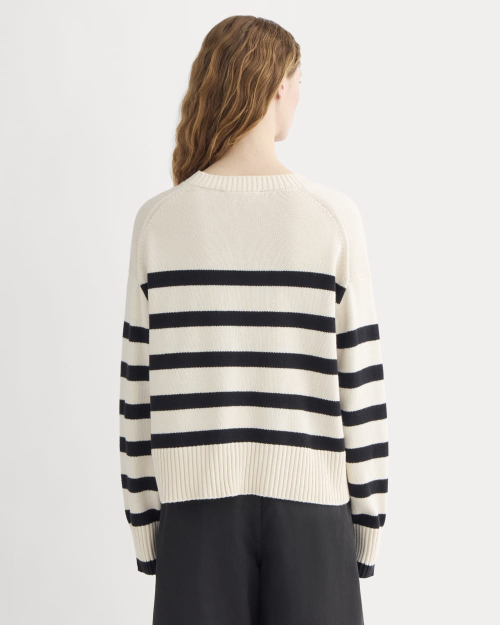 The Boxy Sweater in Everyday Cotton in Canvas / Black — detail view