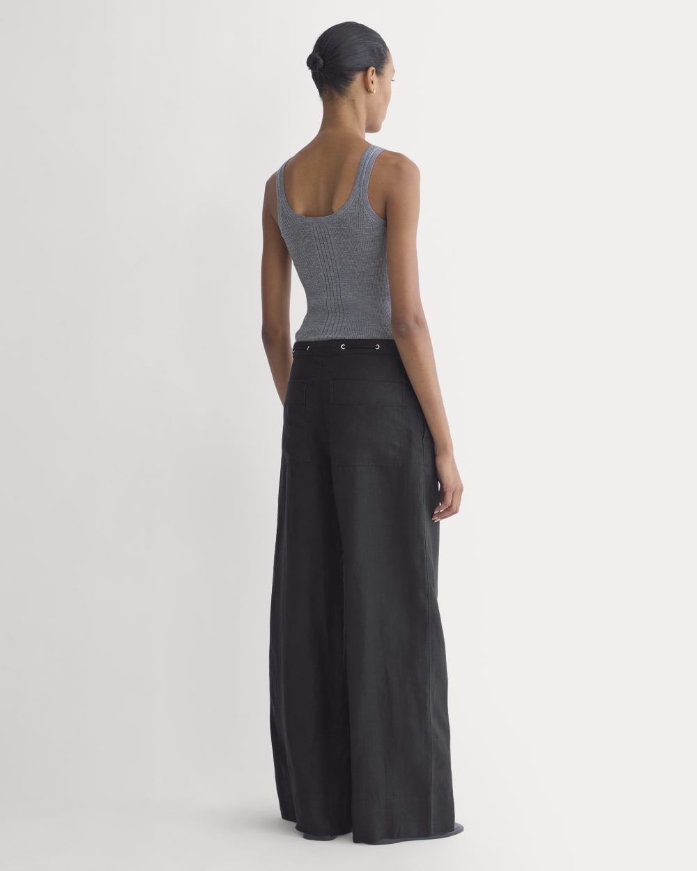 Wide-Leg Drawstring Pant in Linen in Black — detail view