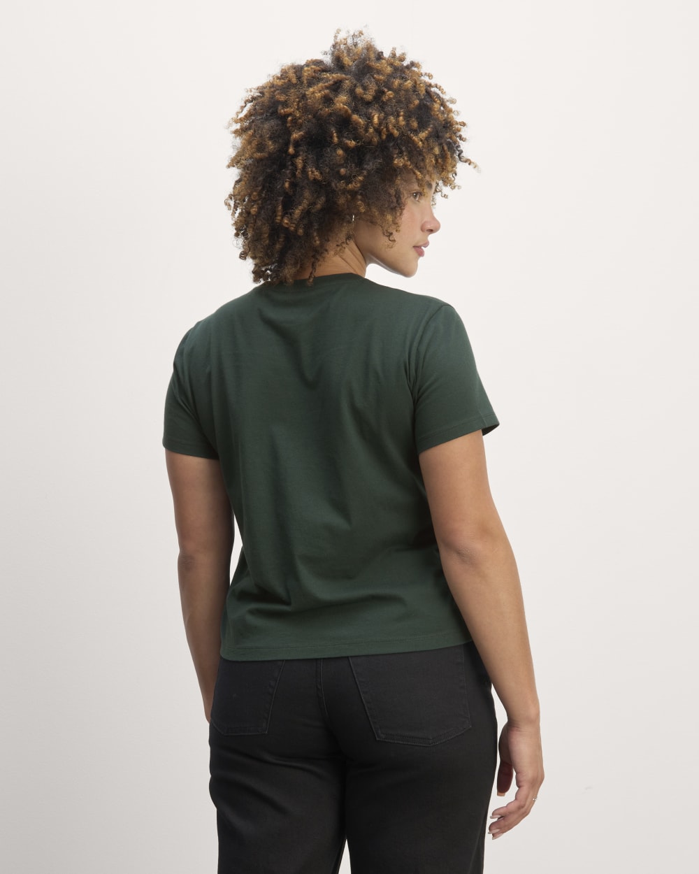 The Box-Cut Tee in Essential Cotton in Scarab — detail view