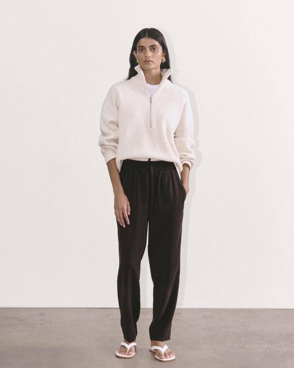 The Tapered Pant in Butterlite in Black — detail view