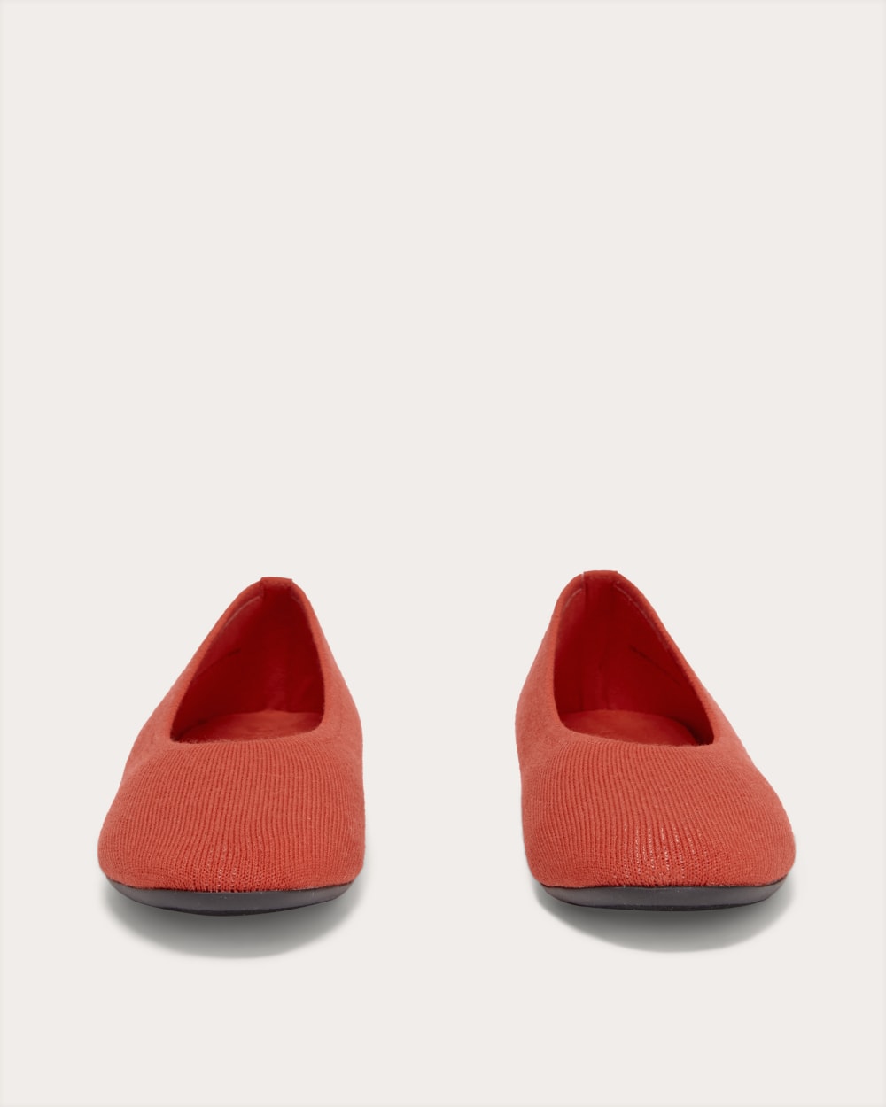 The Day Glove in ReKnit in Poppy Red — detail view