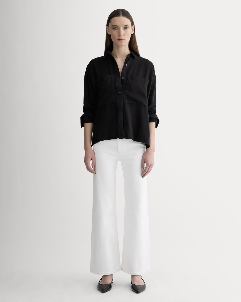 The Boxy Overshirt in Buttersoft in Black — detail view