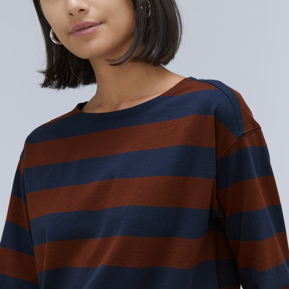 The Mariner Tee in Carob / Navy — detail view