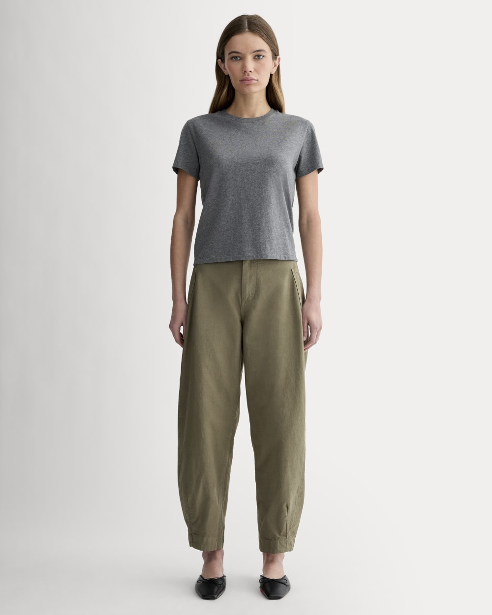 The Box-Cut Tee in Essential Cotton in Heathered Charcoal — detail view