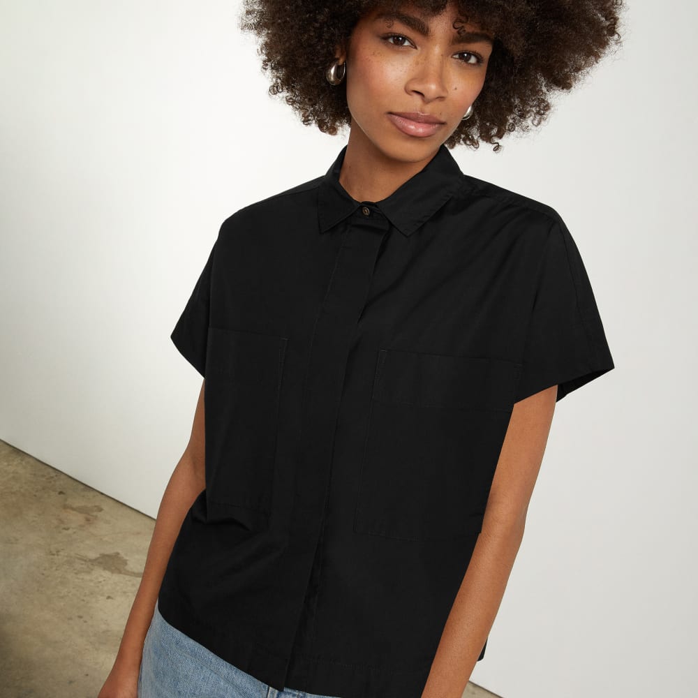 The Short-Sleeve Box Shirt in Black — detail view