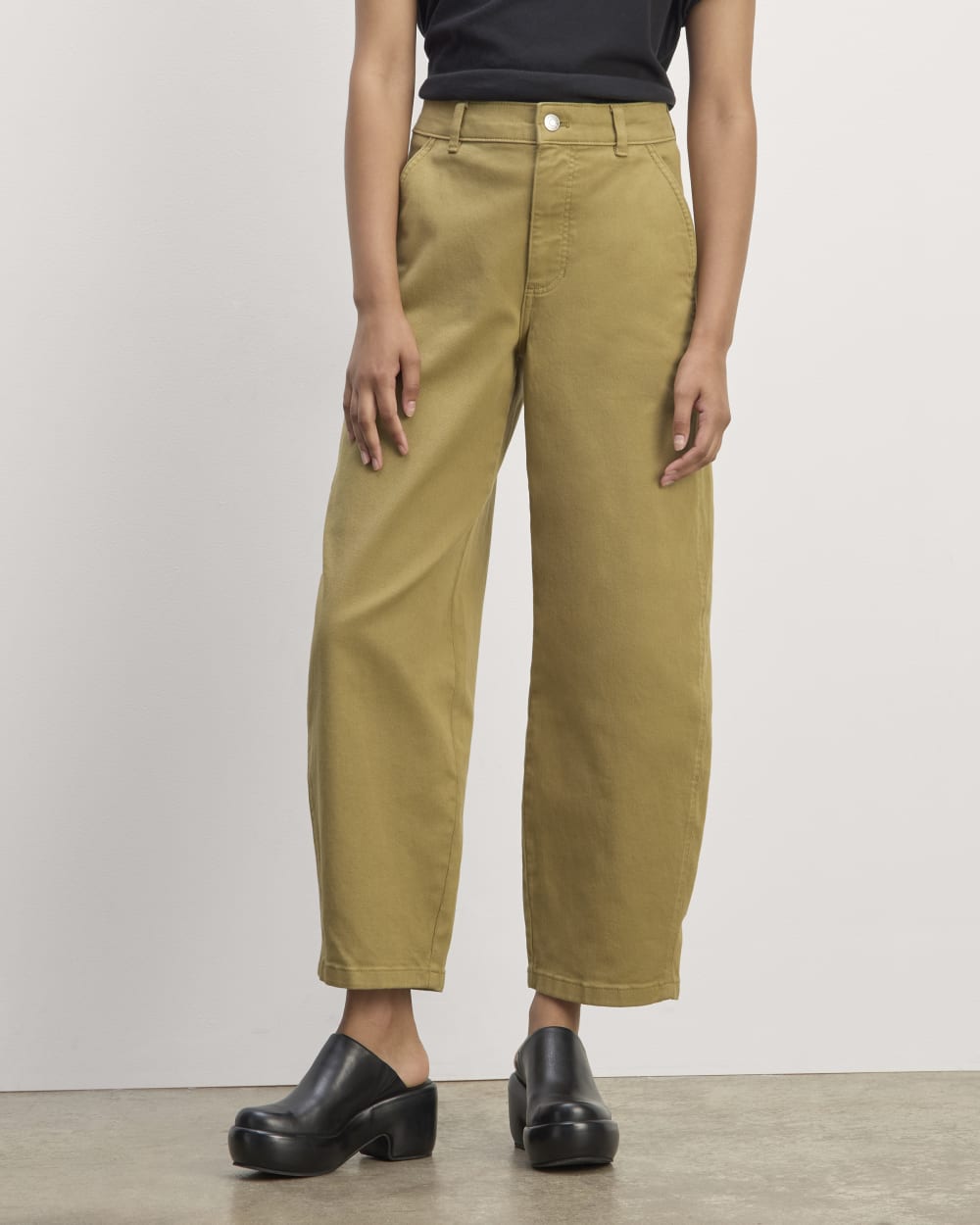The Utility Curve Pant in Fennel Seed — detail view