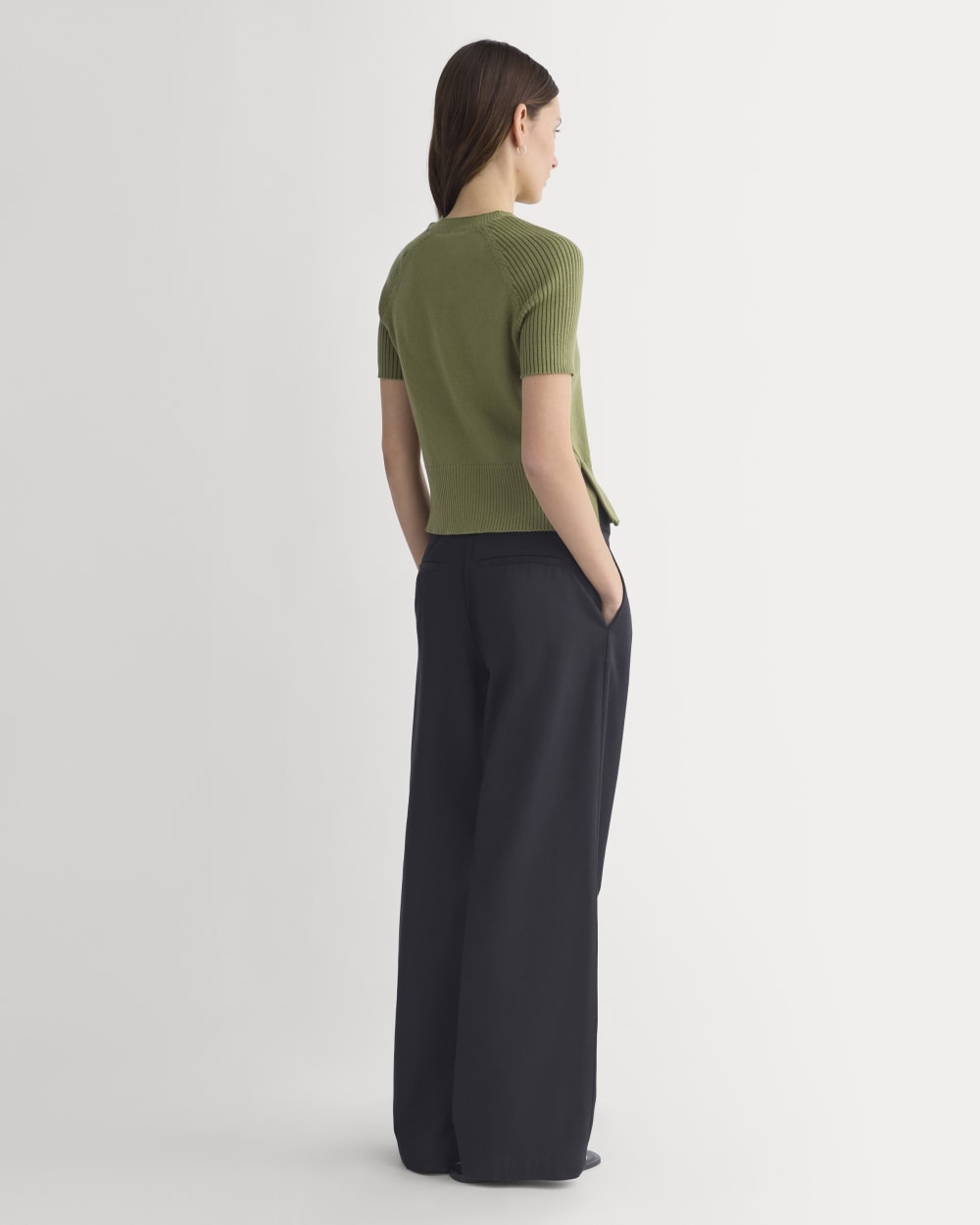 Short-Sleeve Crew in Everyday Cotton in Mayfly — detail view