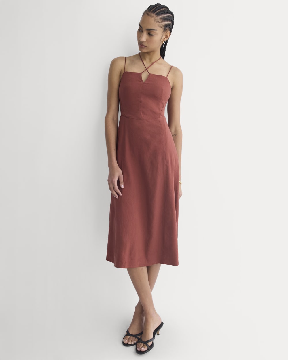 Tie-Neck Dress in Stretch Linen in Henna Red — detail view