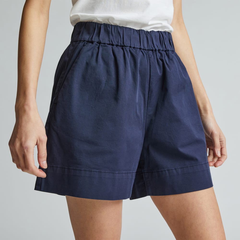 The Easy Short in Navy — detail view