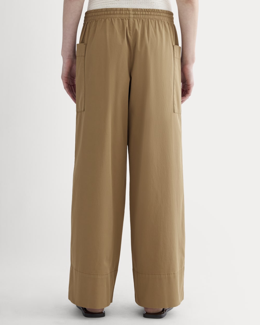 The Easy Cargo Pant in Tiger's Eye — detail view