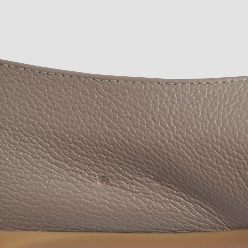 The Day Glove in Narrow Fit in Mocha — detail view