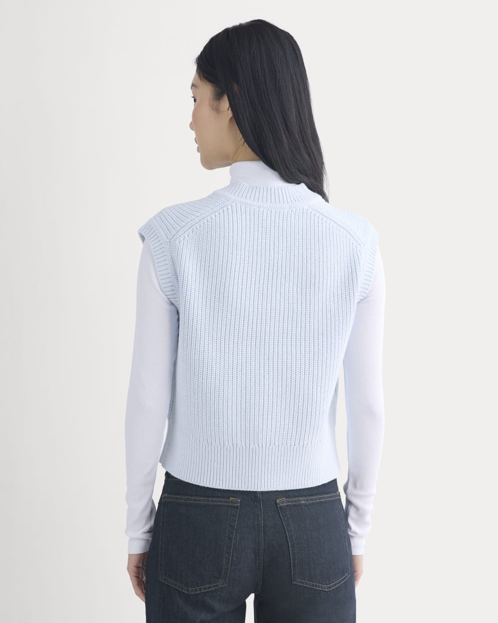 Ribbed V-Neck Vest in Everyday Cotton in Skywriting — detail view