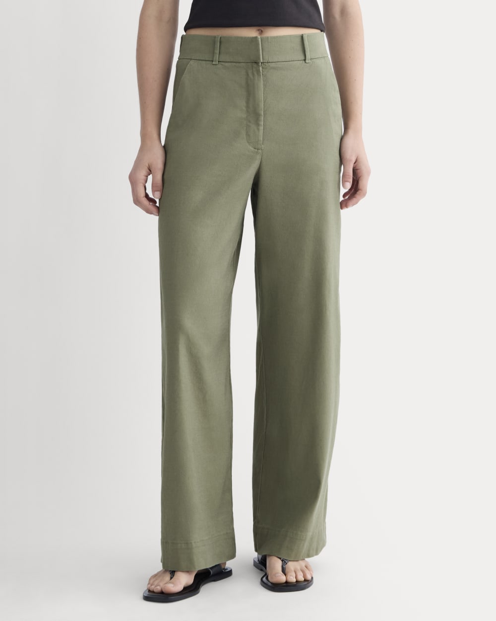 The Wide-Leg Pant in Stretch Linen in Lichen Green — detail view